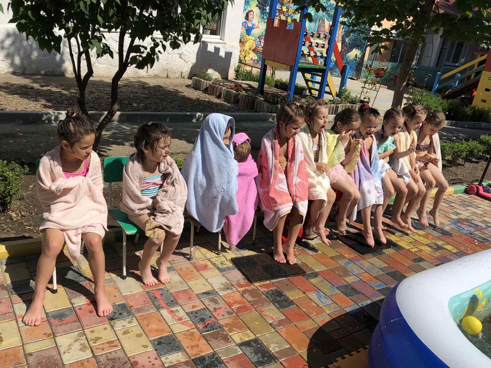 Creșa-grădiniță nr.16, se desfășoară zilnic activități de călire a organismului